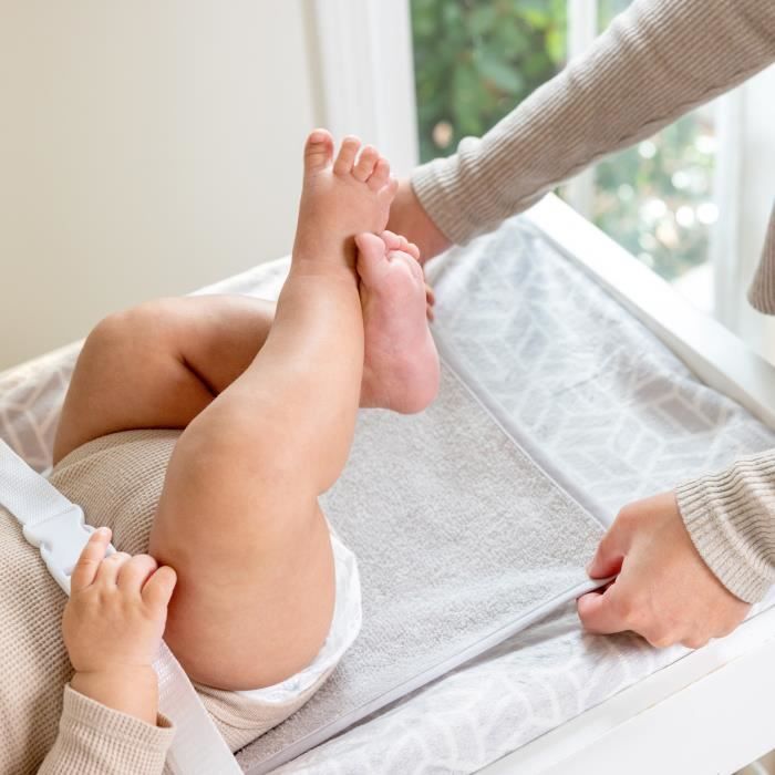 INGENUITY Matelas a langer avec 1 housse de protection impermÈable, 1 housse Èlastique ultra-moelleuse, 1 serviette Èponge