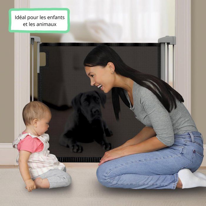 INGENUITY Barriere de sécurité enfant jusqu'a 136cm, Retractable, Auto Lock Easy Close, escalier, chien, animaux,facile a installer