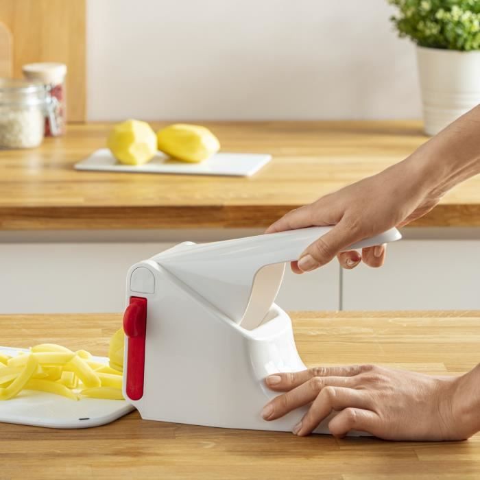 MOULINEX Coupe frites et lÈgumes manuel, Large grille 7x7 cm, Lames inox, Excellente prise en main, Robuste, Blanc/Rouge K1015414