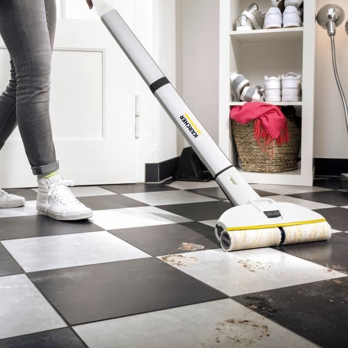 KARCHER EWM 2 - Balai serpilliere électrique sans fil - Permet de nettoyer jusqu'a 60 m² - Tout type de sols durs