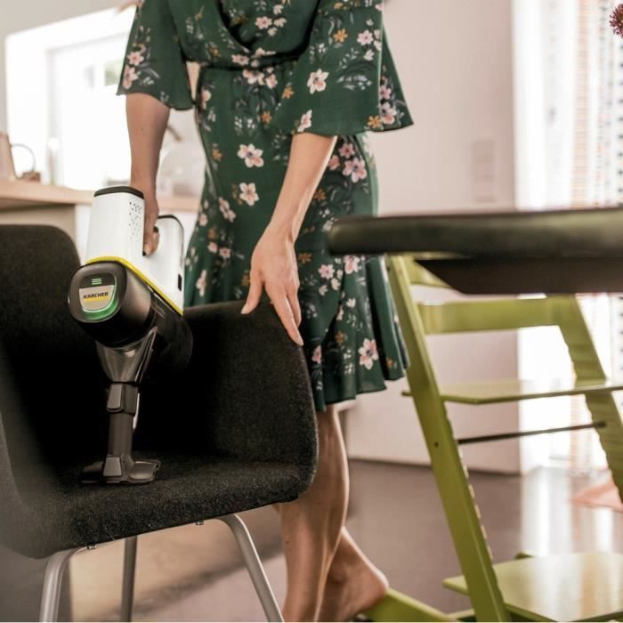 Aspirateur Balai sans fil KARCHER VC 6 Cordless ourFamily - Autonomie 50 min, Filtre HEPA, silencieux, brosse Èlectrique a