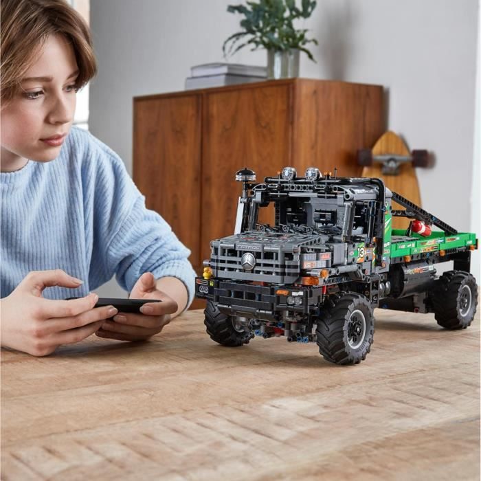 LEGO Technic Le Camion d'Essai 4x4 Mercedes-Benz Zetros 42129 - ContrÙle via Application