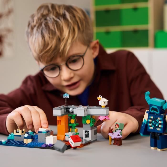 LEGO Minecraft 21274 La Rencontre Avec Le Warden - Jouet Collector Pour Garçon Des 7 Ans
