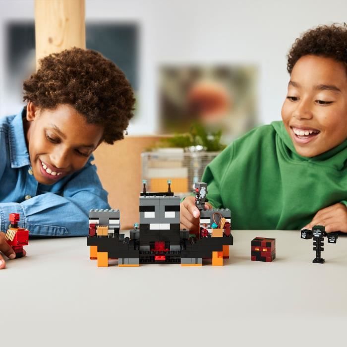 LEGO Minecraft 21590 La Bataille du Wither - Jouet de Construction pour Gamer des 8 ans