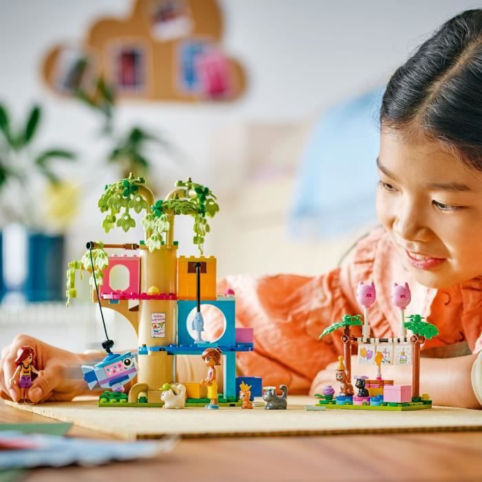 LEGO Friends 42666 La Fete d'Anniversaire et l'Arbre a Chats - Jeu des 6 ans