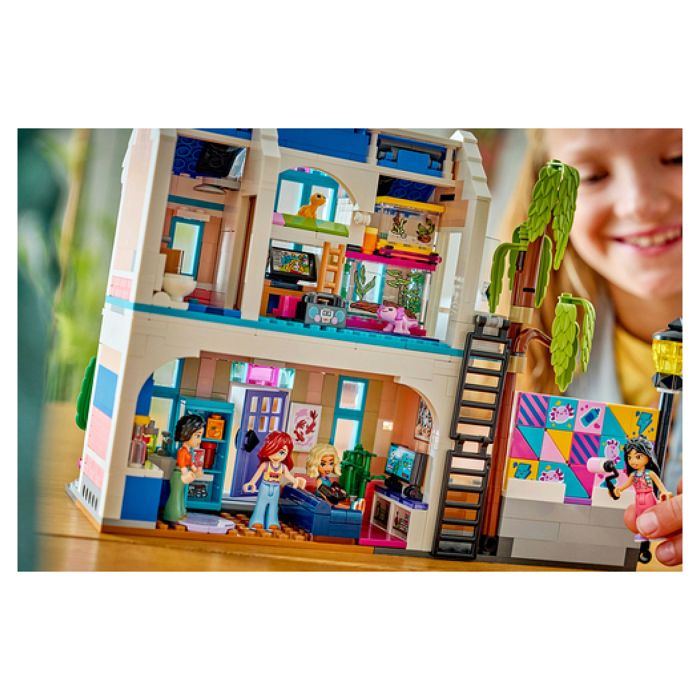 LEGO Friends 42687 La Maison de Famille de Liann - Jouet de Construction 7 ans - Cadeau