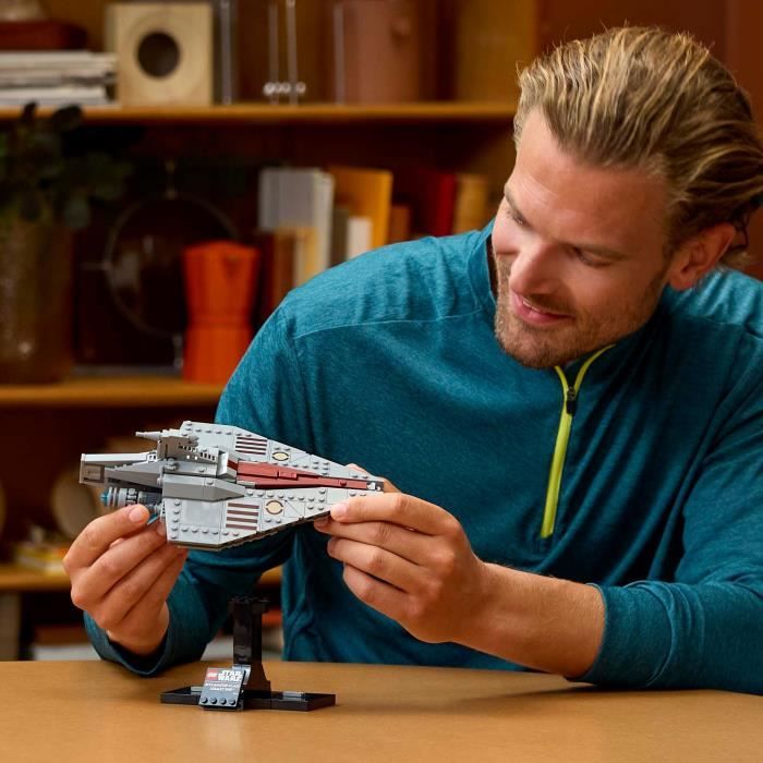 LEGO Star Wars 75404 Le transport d'assaut de classe Acclamator - Maquette pour adulte