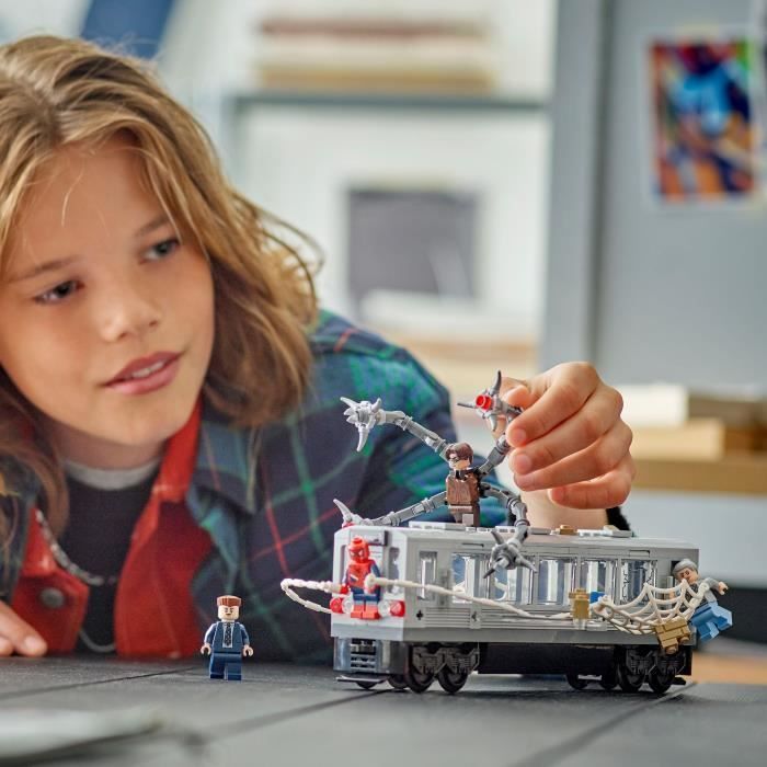 LEGO | Marvel 76321 La Scene du Train de Spider-Man et Docteur Octopus - Jouet des 9 ans