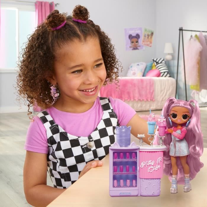 L.O.L. Surprise OMG Sweet Nailsô - Bar a ongles - PoupÈe mannequin Kitty K CafÈ - Theme CafÈ - A partir de 4 ans