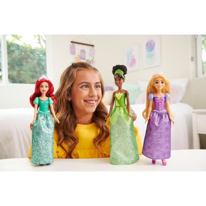 Mattel Princesses Disney Coffret de 3 poupées Tiana + Rapunzel + Ariel +accessoires et décors a double face a colorier, HLW45