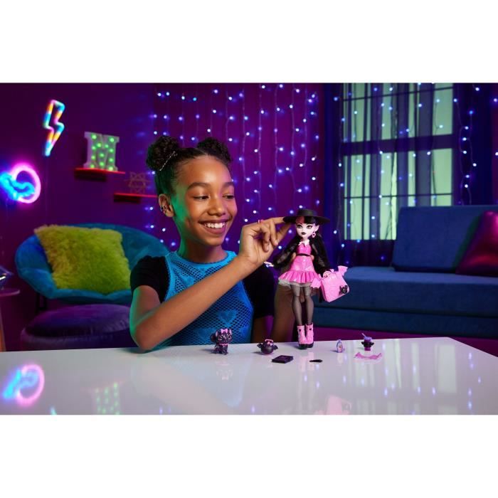 Monster High-Draculaura-Poupée avec animal de compagnie et accessoires HRP64