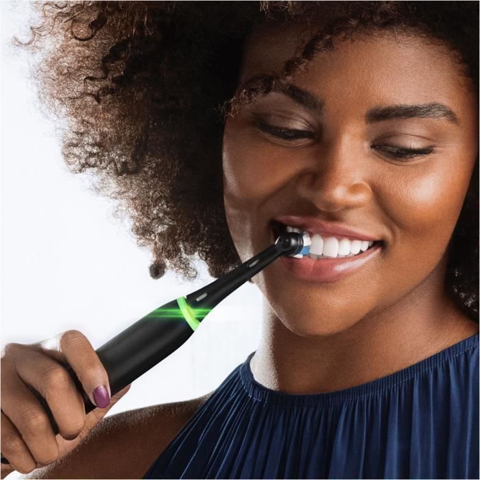 Brosse a dents Èlectrique ORAL-B iO5 connectÈe - noir - Bluetooth, 1 brossette et 1 Ètui de voyage