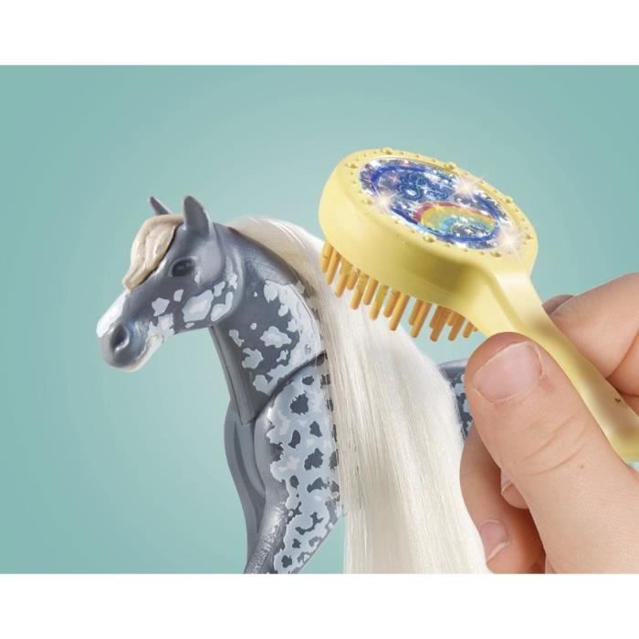 PLAYMOBIL 71353 Amelia & Whisper avec box pour chevaux, Horses of Waterfall, 117 pieces, Des 5 ans
