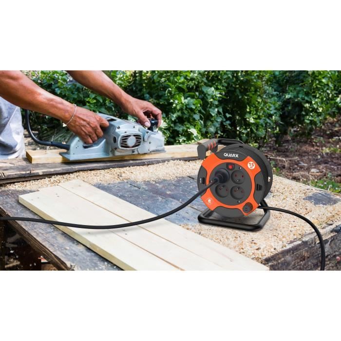Enrouleur - QUARX - Bricolage - 15m, H05VV-F 3G1,5mm˛, disjoncteur thermique