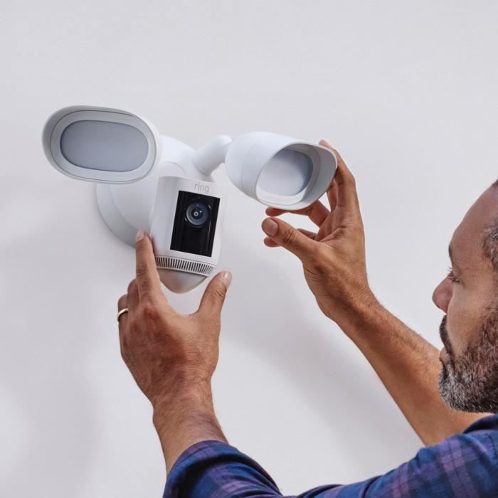 Caméra de surveillance - RING - Spotlight Cam Pro sur secteur - Blanc