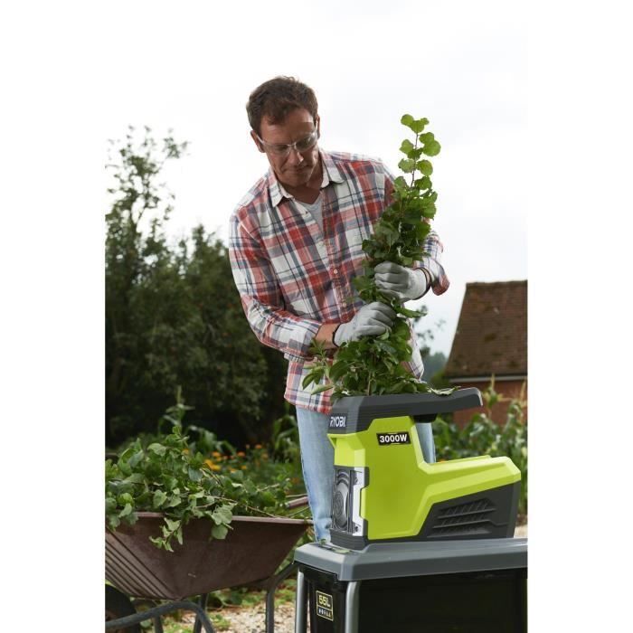 RYOBI - Broyeur de végétaux 3000 W - broyage par cylindre - silencieux - capacité broyage 45 mm - bac collecteur 55 L - RSH3045U