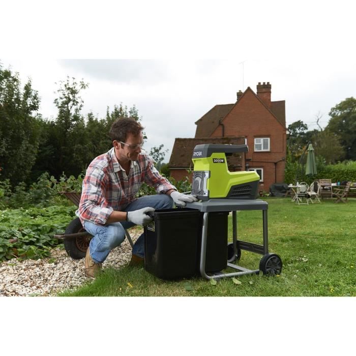 RYOBI - Broyeur de végétaux 3000 W - broyage par cylindre - silencieux - capacité broyage 45 mm - bac collecteur 55 L - RSH3045U