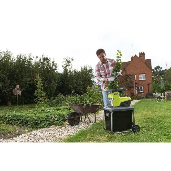 RYOBI - Broyeur de végétaux 3000 W - broyage par cylindre - silencieux - capacité broyage 45 mm - bac collecteur 55 L - RSH3045U