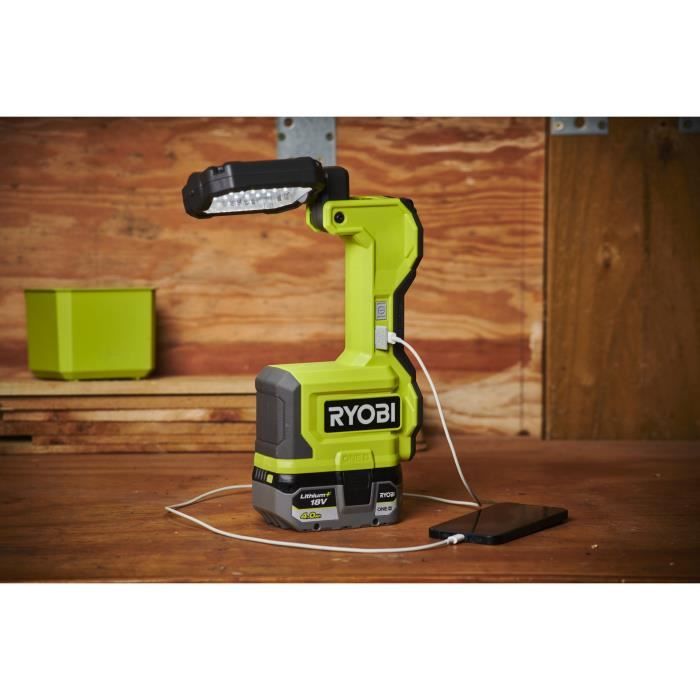 Lampe LED - RYOBI - 18V - pivotable - 1 500 / 700 / 200 Lumens - Ports USB-A et USB-C - Compatible RYOBI LINK et base magnétique