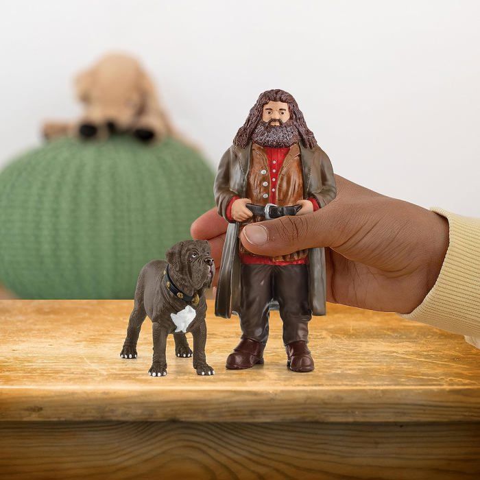 Hagrid et Crockdur, Figurine de l'univers Harry Potter, pour enfants des 6 ans, 8 x 11,5 x 13 cm - schleich 42638 WIZARDING WORLD