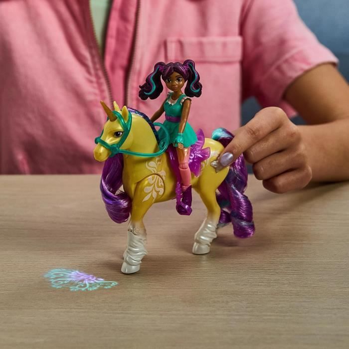 Licorne - Spin Master - 6072482 - Lumieres - Poupée Ava - 7 points d'articulation