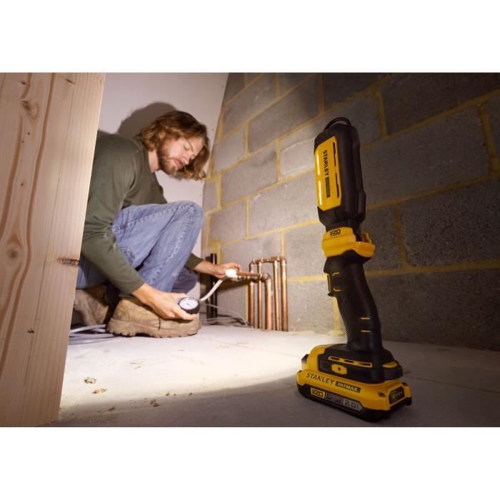 Lampe torche - 18V - STANLEY FATMAX - SFMCL050B-XJ - 3 LED - 700 lumens - Tete pivotante - Sans batterie