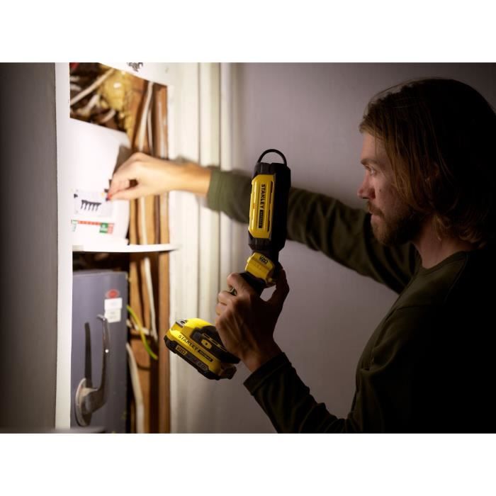 Lampe torche - 18V - STANLEY FATMAX - SFMCL050B-XJ - 3 LED - 700 lumens - Tete pivotante - Sans batterie