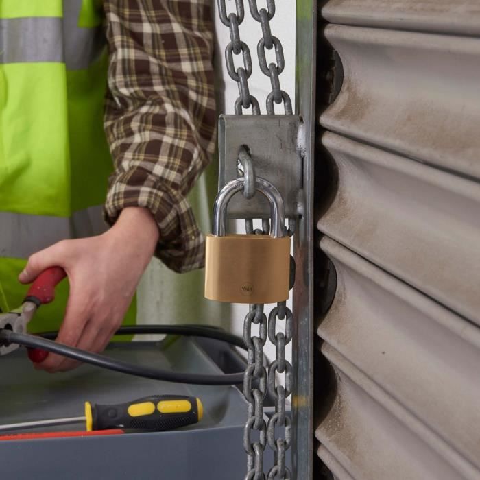 Cadenas laiton - YALE - Y110B/60/132/1 - 60 mm - Anse acier cémenté - 3 clés - Pour trappes d'acces, chaînes, échelles, portails