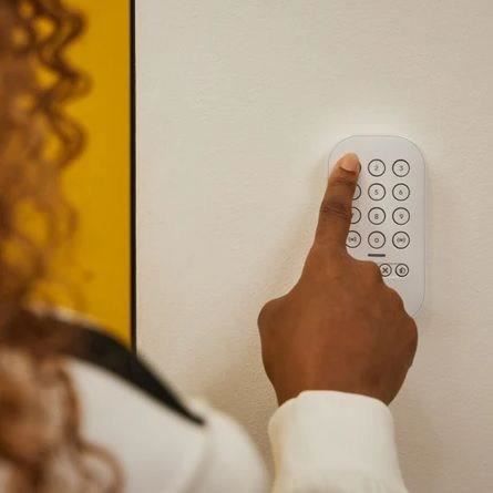 Kit alarme intelligente + Sirene extérieure - Connecté - YALE - 4 accessoires