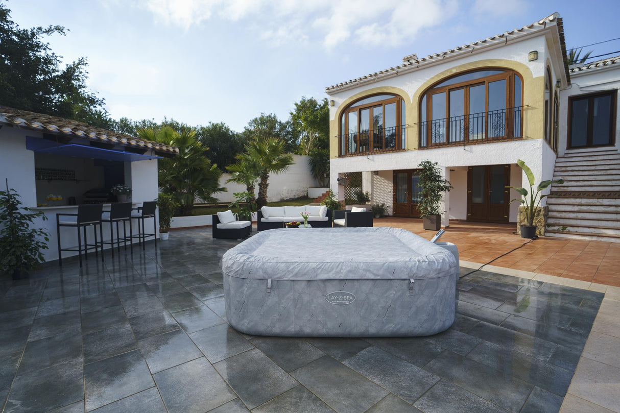 Spa gonflable BESTWAY - Lay-Z-Spa San Fransisco - Hydrojets - 230 x 230 x 71 cm - 5 a 7 places - Carré (couverture, 5 appuie-tete)