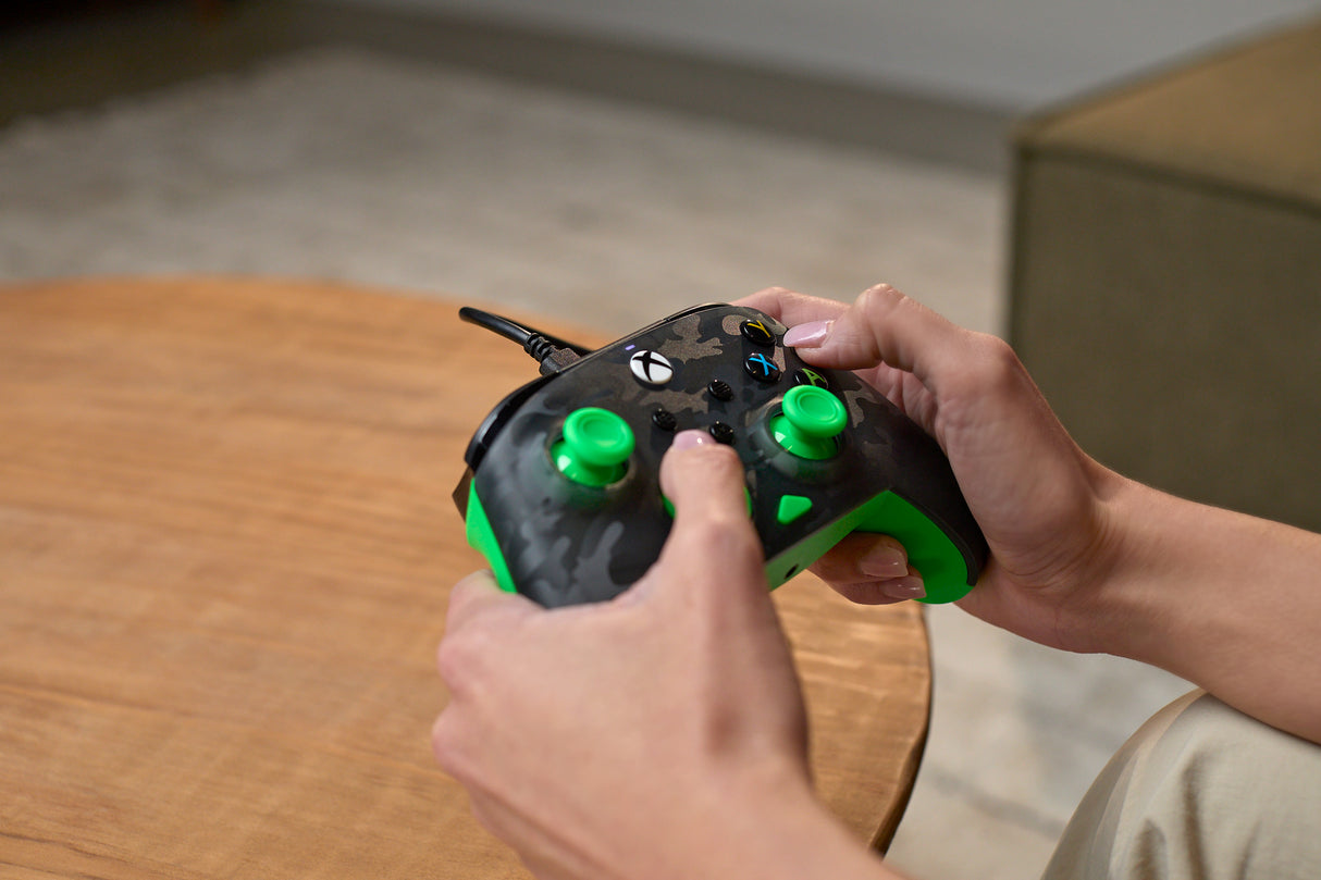 Manette de jeu - Xbox Series X|S, Xbox One et PC - Rematch Core - RGB - Filaire - Camouflage Noir / Vert - TURTLE BEACH