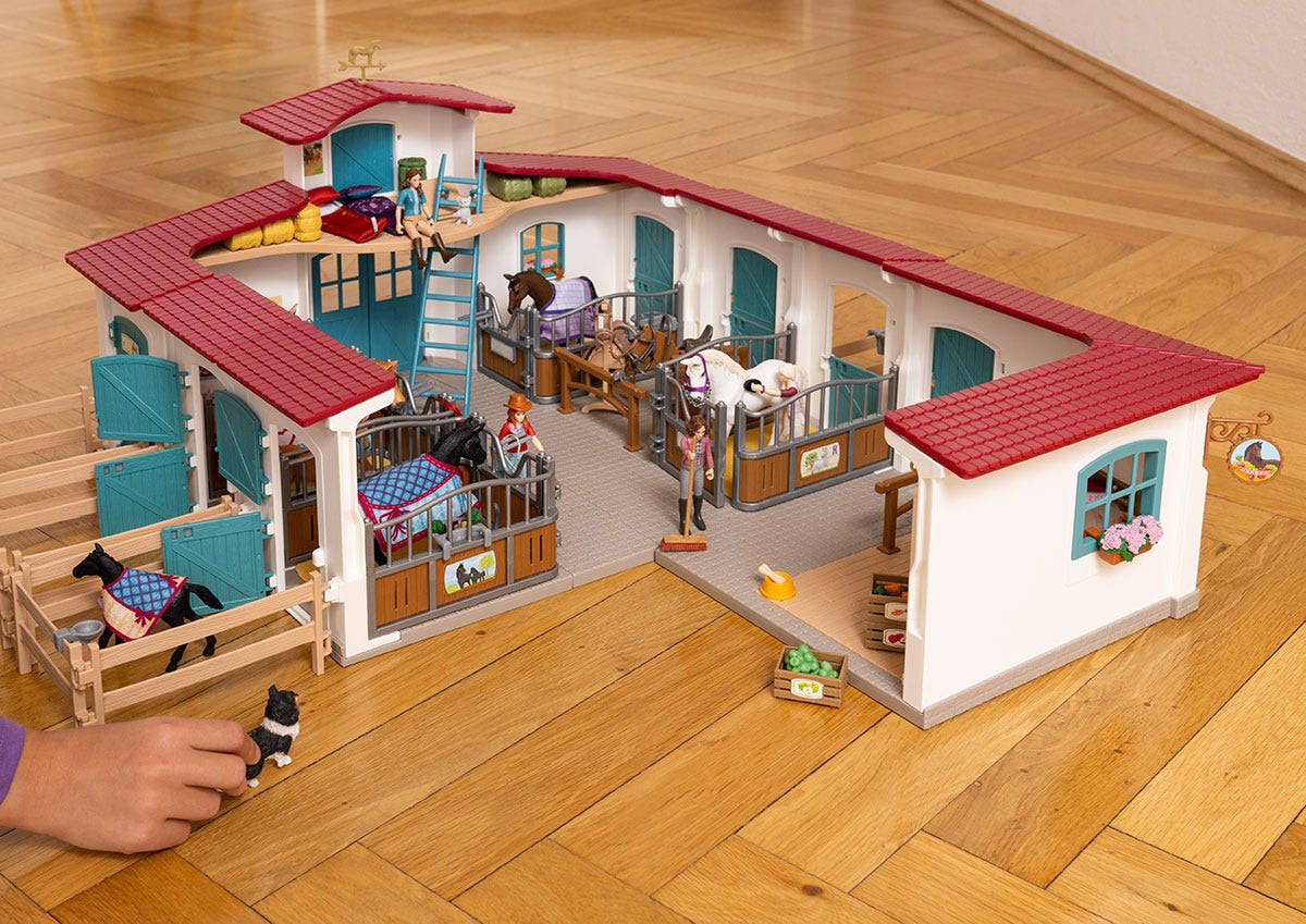 Centre équestre modulable de Lakeside pour chevaux, coffret figurines avec 115 éléments, Schleich 42567 Horse Club