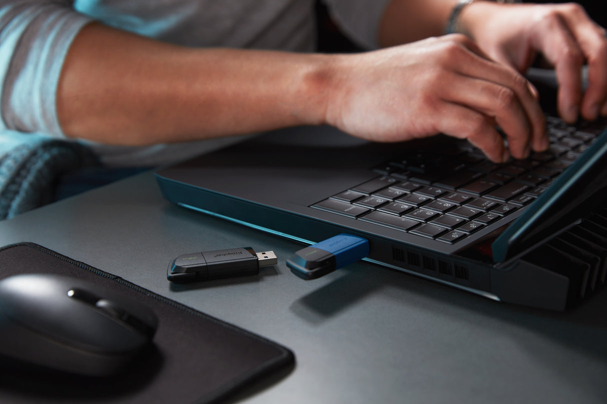Clé USB 3.2 Kingston DataTraveler Exodia M - 64Go (Bleu/Noir)