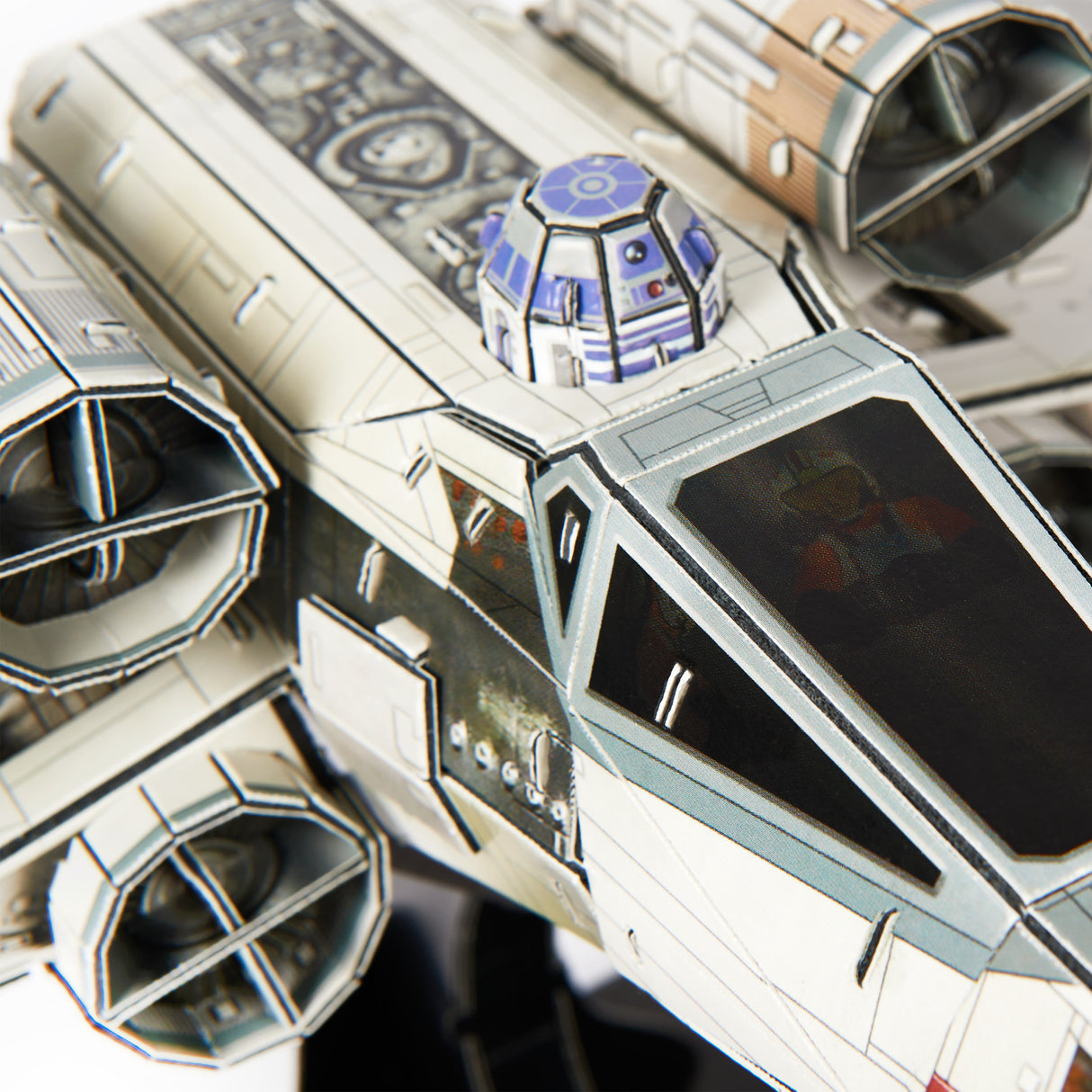 Star Wars - CHASSEUR X-WING - Maquette 4D a construire - 28 cm