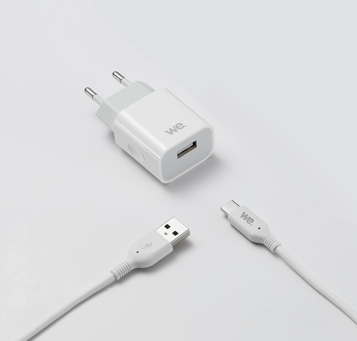 Bundle chargeur secteur + c ble Chargeur 1 USB+1 C ble USB/USBC Sortie max 2.4A