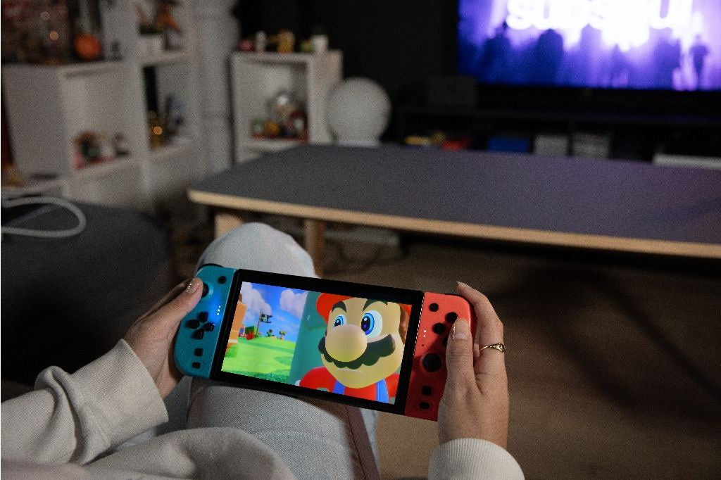 Manettes Joypads - Nintendo Switch et Switch OLED - KONIX - Autonomie 8 h - Fonction vibration - Bleu et rouge