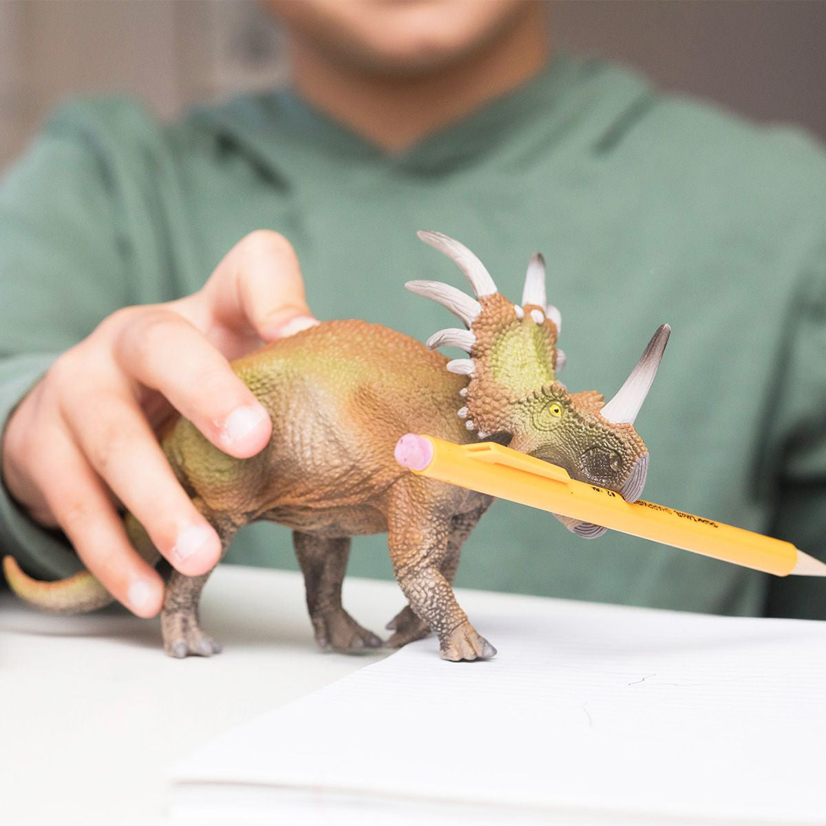 Figurine Tricératops réaliste - Figurine dinosaure authentique de l'ere Jurassique, Schleich 15000 Dinosaurs, Des 4 ans