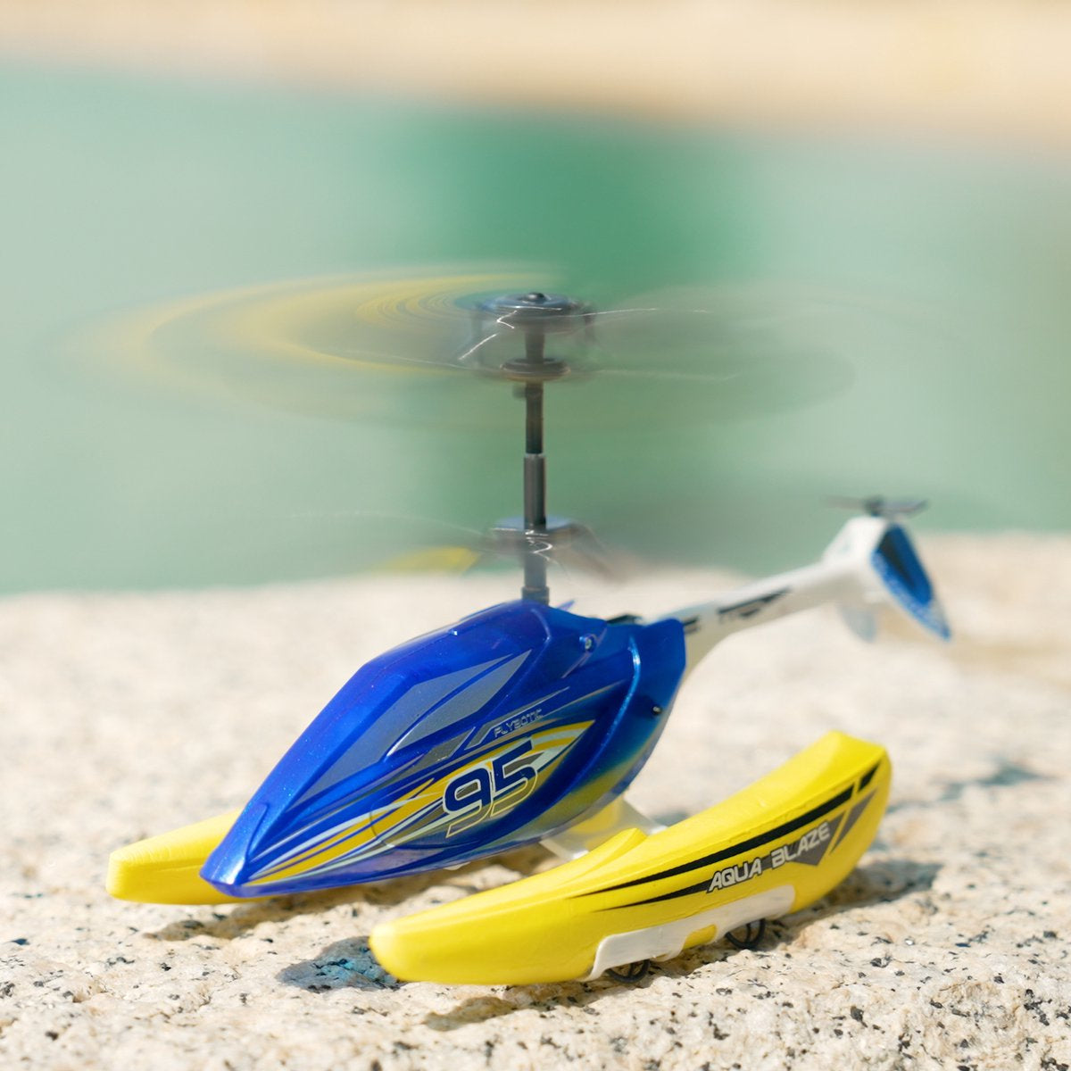 Hélicoptere Télécommandé - FLYBOTIC - Helico Aqua Blaze - 19 -5 cm - jaune et noir - des 8 ans