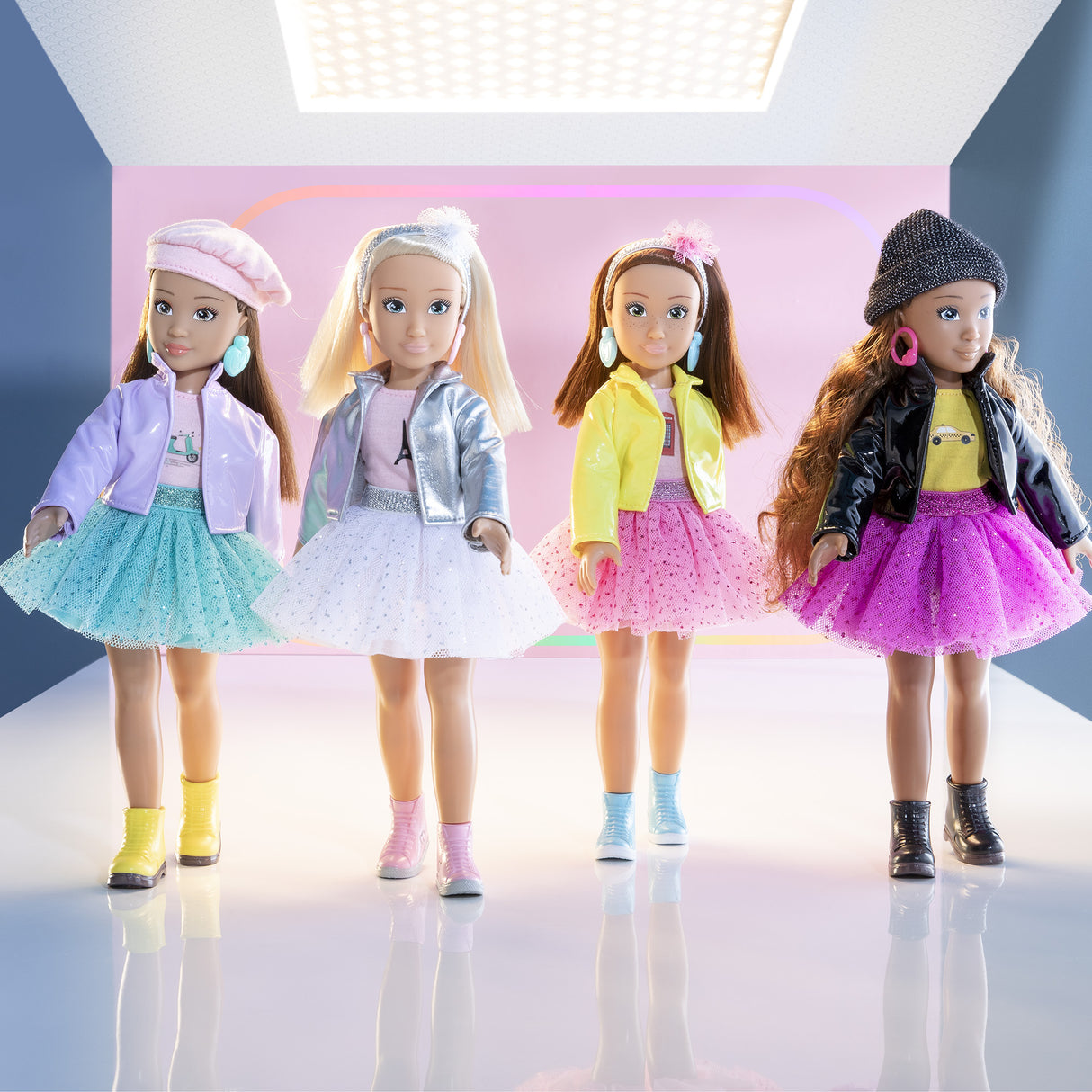 Poupée Mannequin - COROLLE - Luna Fashion Week Paris - 28 cm - 4 accessoires - Senteur vanille - Des 4 ans