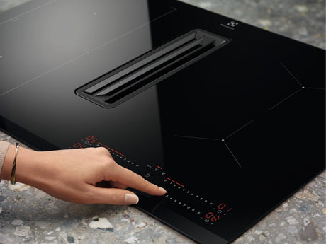 Plaque de cuisson aspirante a induction - ELECTROLUX - 4 foyers - 78 x 52 cm - KCC83443