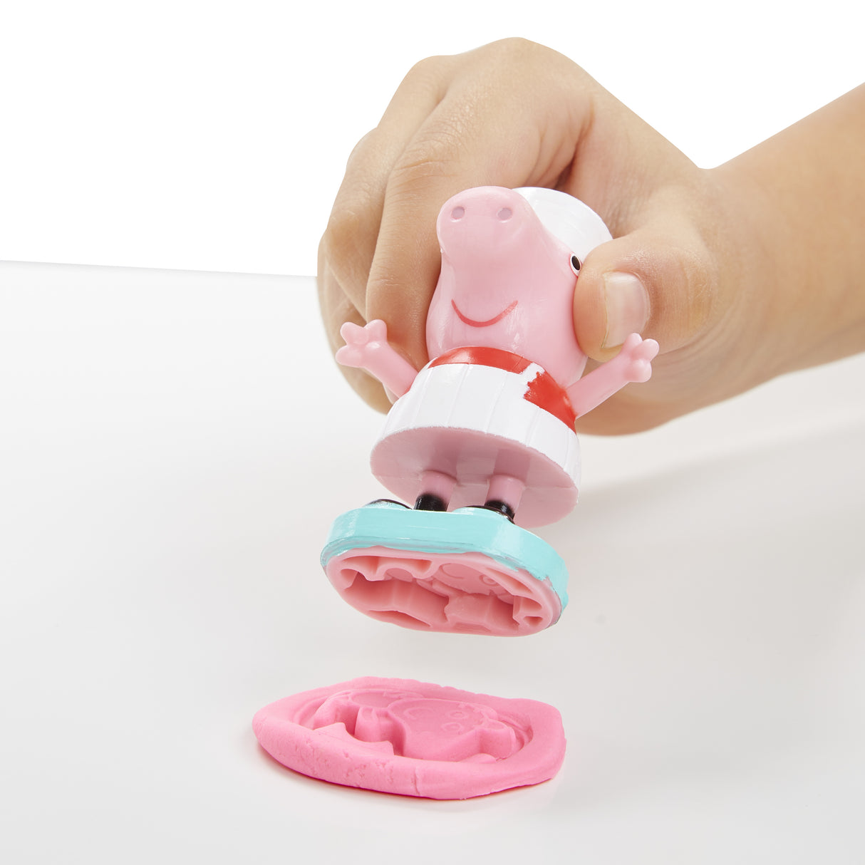 Play-Doh Peppa et le camion de glaces, figurines Peppa et George, 5 pots de pâte a modeler, des 3 ans