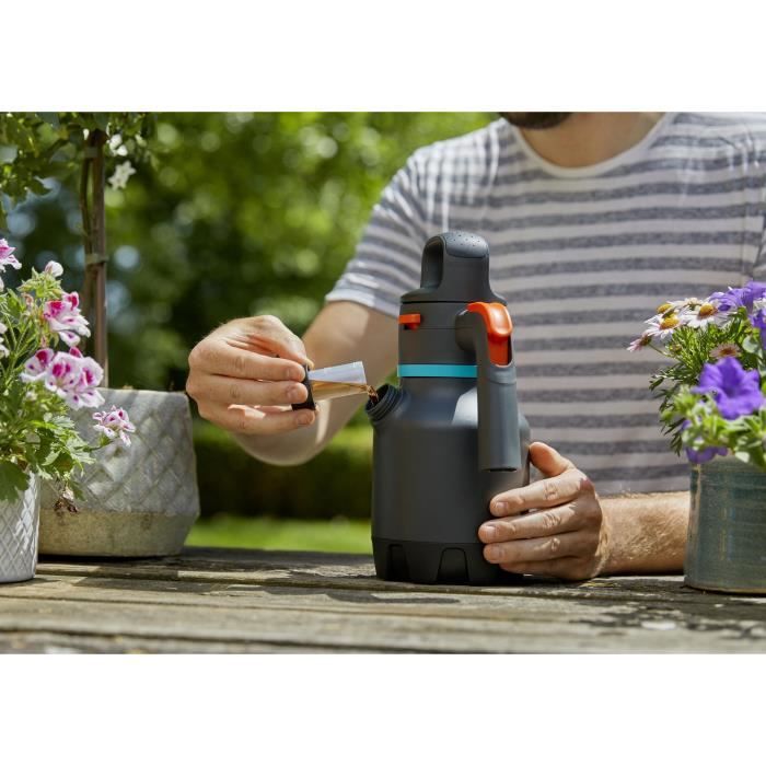 Pulvérisateur a pression GARDENA - Capacité 1.25L - Utilisation 360° - Indicateur de niveau intégré