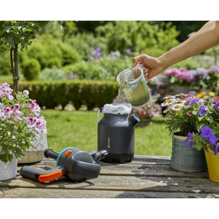 Pulvérisateur a pression GARDENA - Capacité 1.25L - Utilisation 360° - Indicateur de niveau intégré
