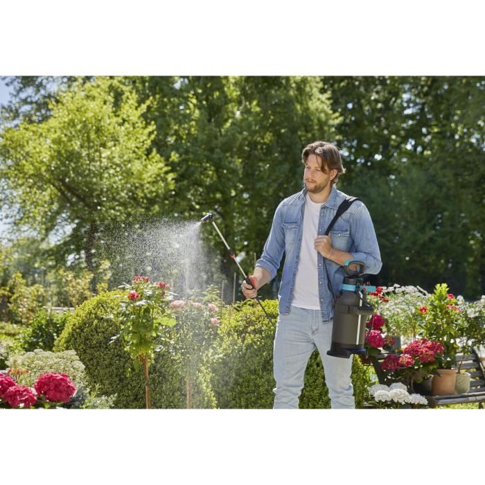 GARDENA Pulvérisateur a pression préalable Plus – Contenance réservoir 5L – Longueur tuyau 150cm – Pression max 3 bar – (11138-20)