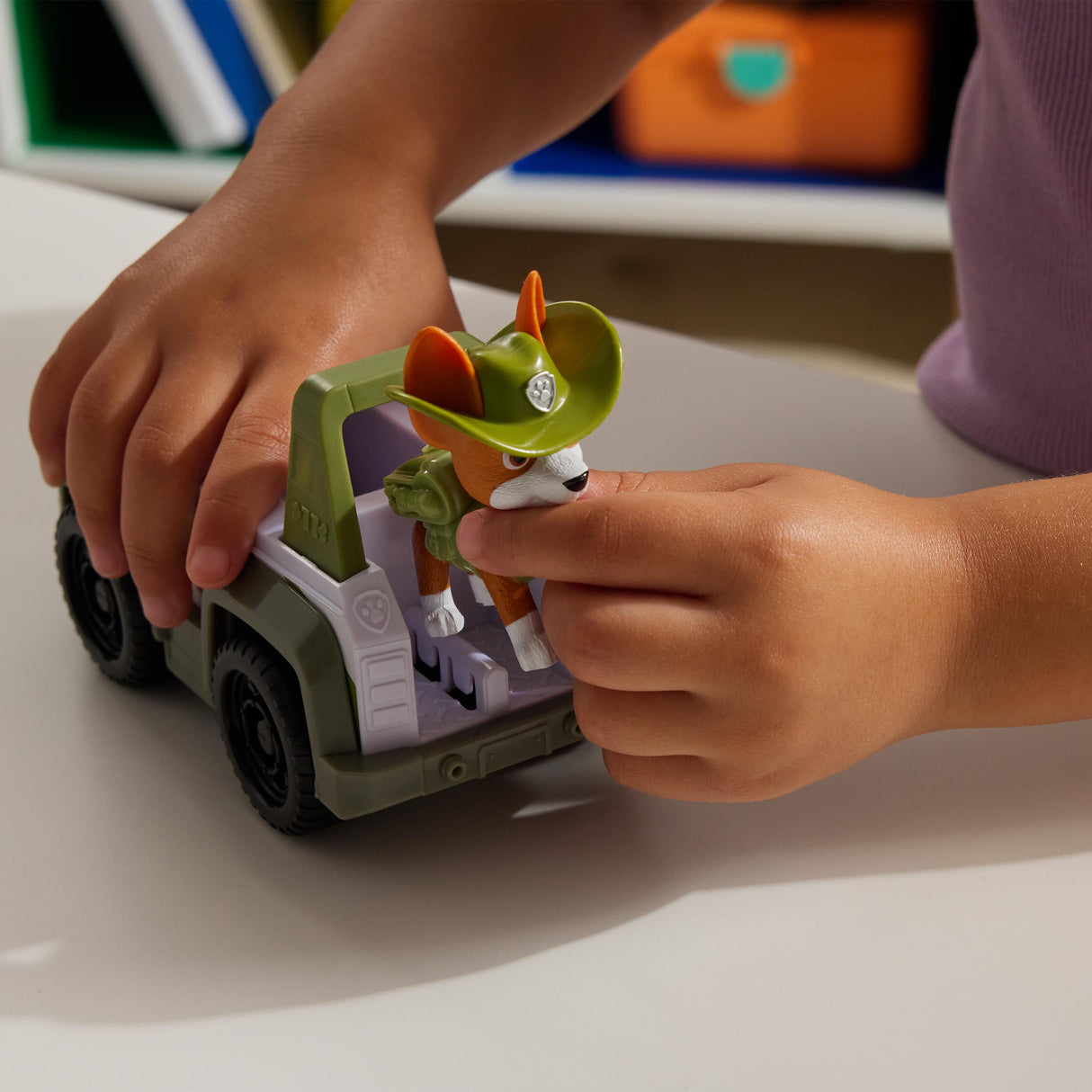 SPIN MASTERVEHICULE + FIGURINE TRACKER La Pat' Patrouille