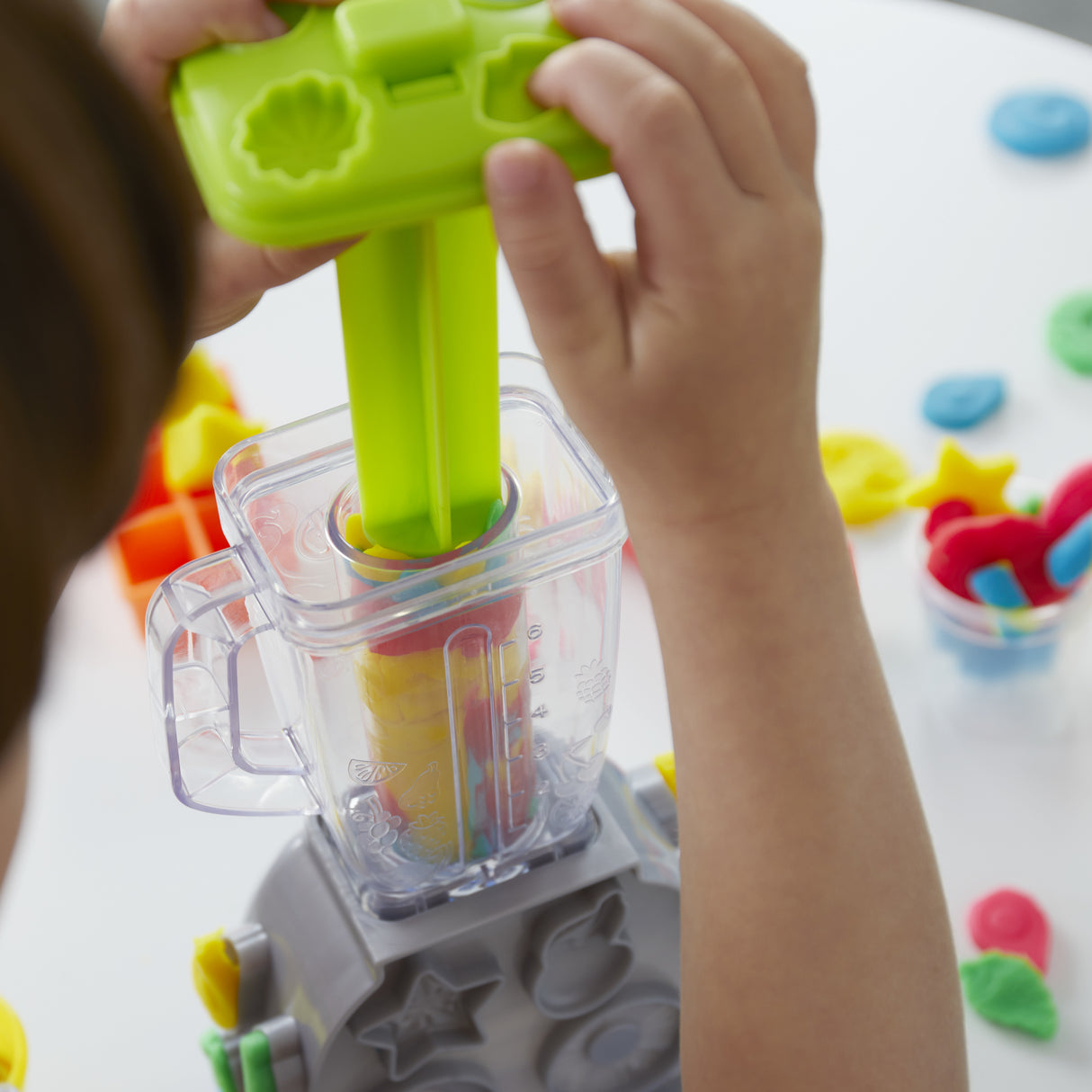 Play-Doh, Tourbillon de smoothies, jouet de cuisine factice avec pâte a modeler, loisirs créatifs pour enfants, Des 3 ans