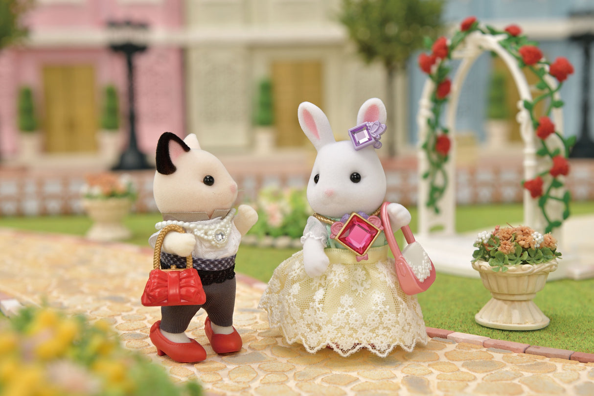 Figurines miniatures - SYLVANIAN FAMILIES - 5647 - La valisette de mode et grande soeur Lapin neige