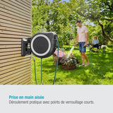 GARDENA Dévidoir automatique mural RollUp M/L liseret blanc – Longueur 25m – Ř13mm – Kit complet – Garantie 5 ans (18622-20)