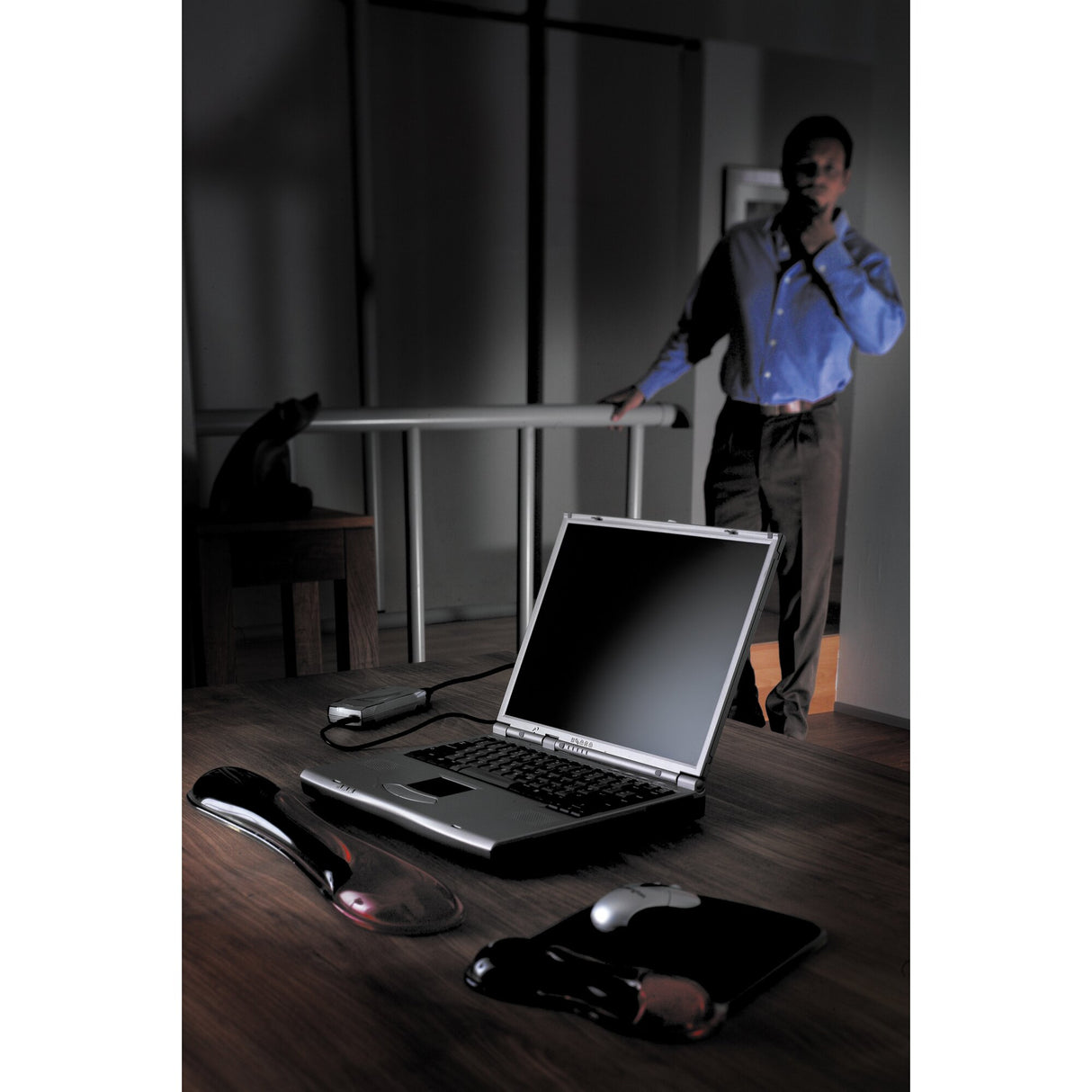 Kensington, Tapis de souris avec repose-poignet, Duo gel, Noir et rouge