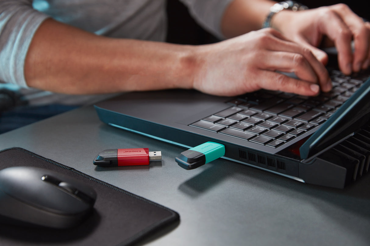 Clé USB 3.2 Kingston DataTraveler Exodia M - 128Go (Rouge/Noir)